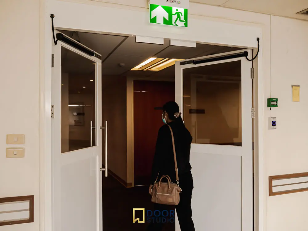 เซ็นเซอร์ประตูอัตโนมัติ, Automatic Swing Door Opening